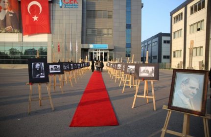 ATA'MIZI ÖLÜMÜNÜN 80.YIL DÖNÜMÜNDE ÇEK 3 MART HALİL GÜLEÇ FEN LİSESİ VE 3 MART ANADOLU LİSESİ ÖĞRENCİLERİMİZİN HAZIRLADIĞI BİR PROGRAMLA ÖZLEM VE SAYGIYLA ANDIK.