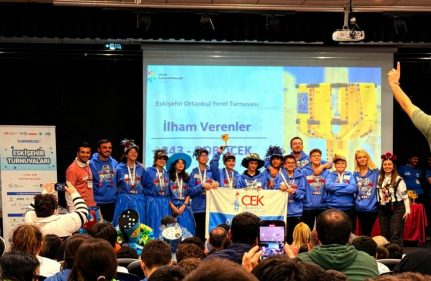 ROBOÇEK TAKIMI FLL CHALLENGE TURNUVASINDAN KUPAYLA DÖNDÜ