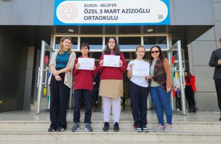 ORTAOKUL ÖĞRENCİLERİNDEN FRANSIZCA YARIŞMASINDA BÜYÜK BAŞARI