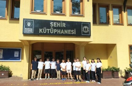 ŞEHİR VE MEDENİYET KULÜBÜ BURSA ŞEHİR KÜTÜPHANESİ'NDE