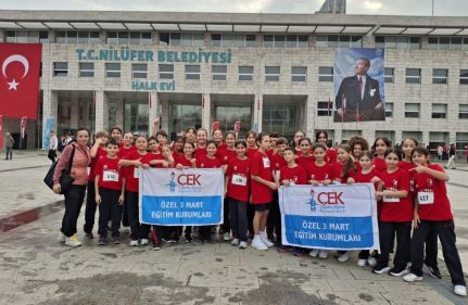 3 MARTLI ÖĞRENCİLER CUMHURİYET İÇİN KOŞTU