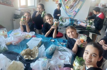 5. SINIF ÖĞRENCİLERİ KENDİ TURŞULARINI KURDU