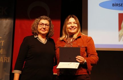 YAZAR BİRSEN EKİM ÖZEN ORTAOKUL ÖĞRENCİLERİMİZLE BULUŞTU