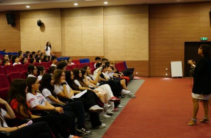 LGS ÖNCESİ ÖĞRENCİLERİMİZE BİLGİLENDİRME TOPLANTISI DÜZENLENDİ
