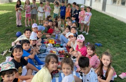 YAZ MEYVELERİ PİKNİĞİ İLE YAZIN NEŞESİNİ YAŞADILAR
