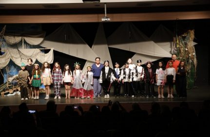 4. SINIF ÖĞRENCİLERİNİN PETER PAN TİYATRO OYUNU VE KALİMBA DİNLETİSİ
